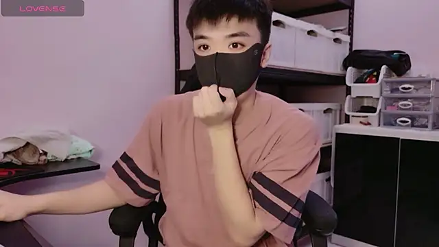 Snapshot of doggyman523 chatting on 10-01-25, 05:02 doggyman523 online show from 10-01-25, 05:02