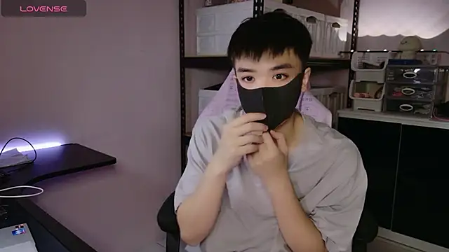 Snapshot of doggyman523 chatting on 11-09-25, 03:54 doggyman523 online show from 11-09-25, 03:54