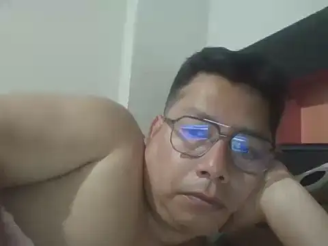 Snapshot of Napoleon246 chatting on 10-28-25, 03:21 Napoleon246 online show from 10-28-25, 03:21