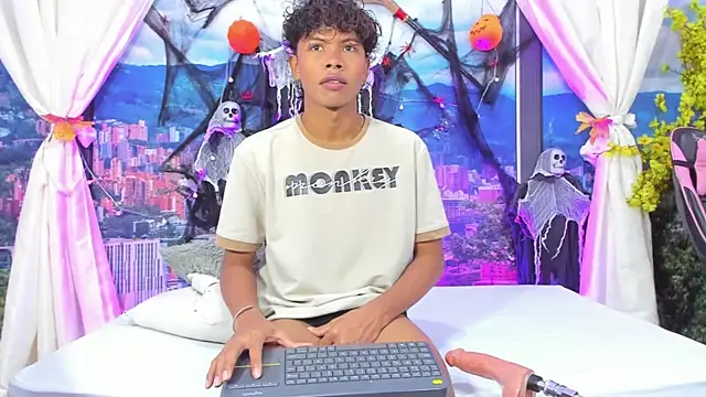 MilthonDelis online show from 10-28-25, 05:00