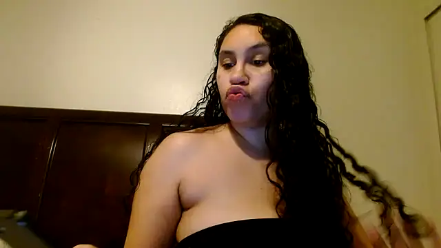 Snapshot of carlithefreak chatting on 12-21-25, 04:03 carlithefreak online show from 12-21-25, 04:03
