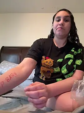 Snapshot of carlithefreak chatting on 02-17-26, 06:36 carlithefreak online show from 02-17-26, 06:36