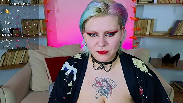 bluelunaray online show from 10-13-25, 09:42