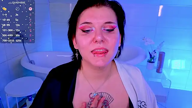 bluelunaray online show from 11-22-25, 10:25