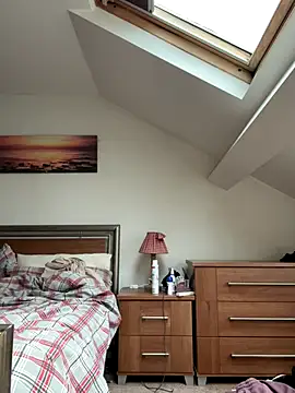 Snapshot of Woodchip chatting on 10-04-25, 07:06 Woodchip online show from 10-04-25, 07:06