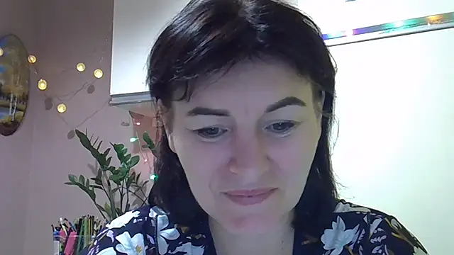 Krystal 82 online show from 10-04-25, 04:49