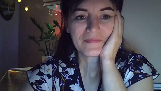 Krystal 82 online show from 10-18-25, 08:53