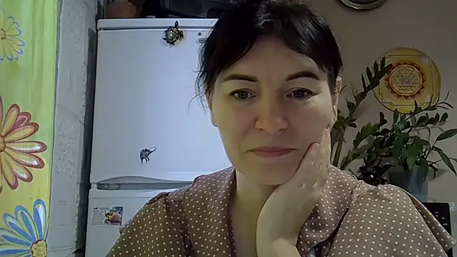 Krystal 82 online show from 11-05-25, 09:09