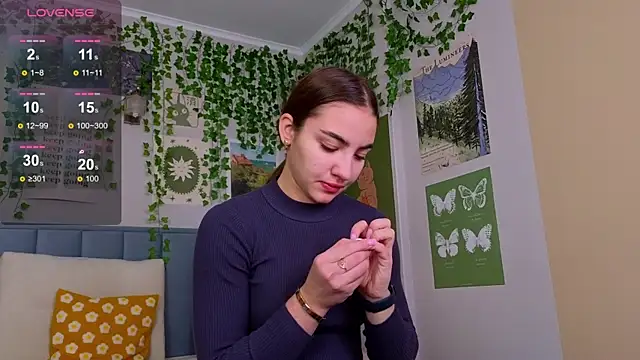 Snapshot of Ashley_Pierce chatting on 10-15-25, 04:12 Ashley Pierce online show from 10-15-25, 04:12