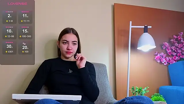 Snapshot of Ashley_Pierce chatting on 10-17-25, 04:15 Ashley Pierce online show from 10-17-25, 04:15