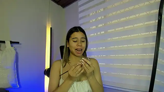 Rachell criss online show from 09-18-25, 01:57