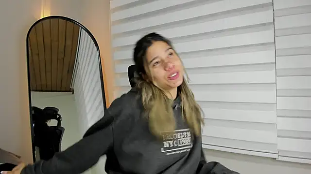 Rachell criss online show from 09-23-25, 03:53