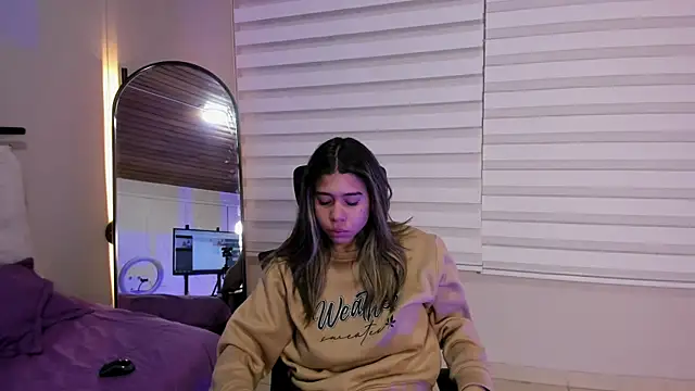 Rachell criss online show from 10-04-25, 04:10