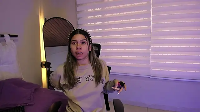 Rachell criss online show from 10-06-25, 06:05