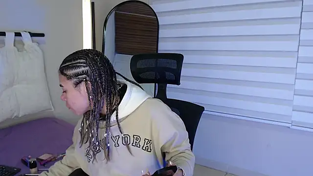 Rachell criss online show from 10-08-25, 06:44