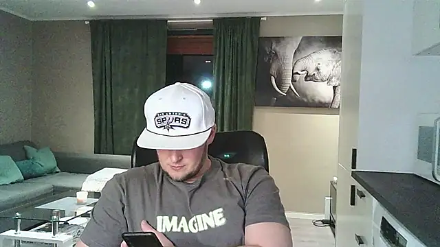 Dartanjanas13 online show from 02-28-26, 06:20