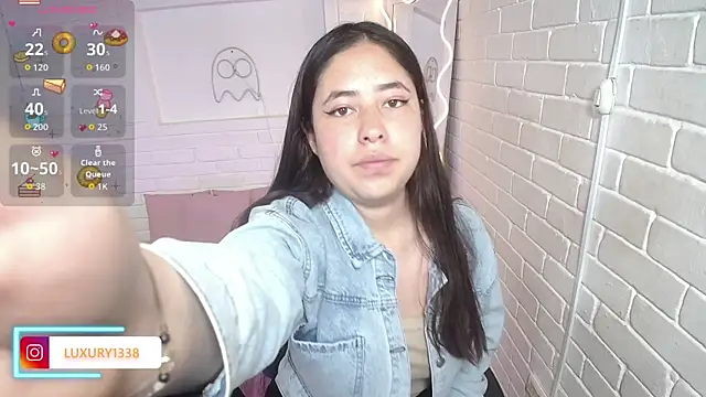 Luaxury tay online show from 10-22-25, 03:51
