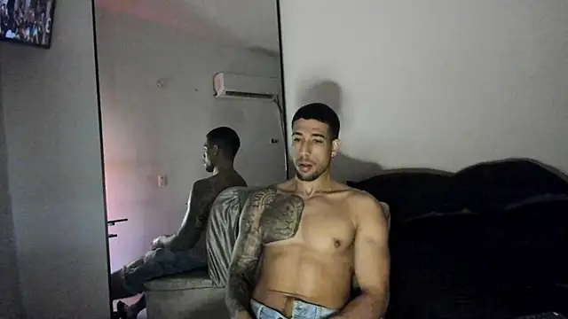 Snapshot of ThiagoLugo chatting on 09-25-25, 07:56 ThiagoLugo online show from 09-25-25, 07:56