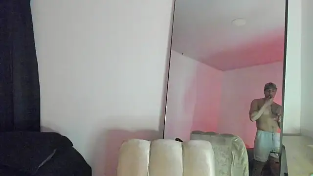 Snapshot of ThiagoLugo chatting on 10-08-25, 06:22 ThiagoLugo online show from 10-08-25, 06:22