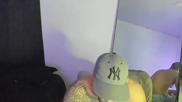 Snapshot of ThiagoLugo chatting on 12-14-25, 10:36 ThiagoLugo online show from 12-14-25, 10:36