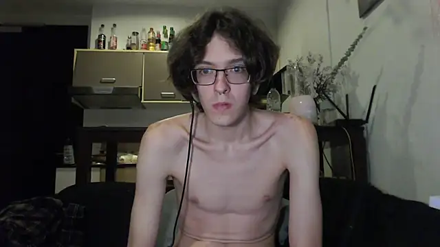 Snapshot of LovesomeCookie chatting on 09-13-25, 01:44 LovesomeCookie online show from 09-13-25, 01:44