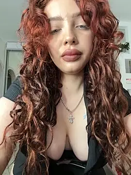 Snapshot of Hannah_xBaby chatting on 10-25-25, 10:01 Hannah xBaby online show from 10-25-25, 10:01