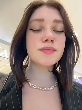 lucy-joy online show from 12-23-25, 07:39