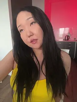 Snapshot of tammy_gun chatting on 12-16-25, 11:04 tammy gun online show from 12-16-25, 11:04