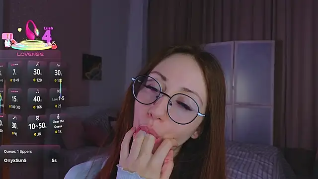 AvrilLeMell online show from 10-20-25, 09:04