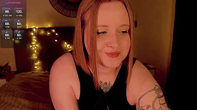 Snapshot of NaomiRey1 chatting on 10-20-25, 03:34 NaomiRey1 online show from 10-20-25, 03:34