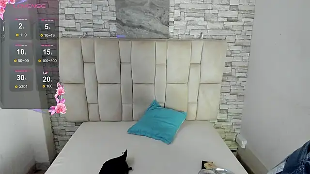 Snapshot of Celesste_doll chatting on 02-21-26, 01:12 Celesste doll online show from 02-21-26, 01:12