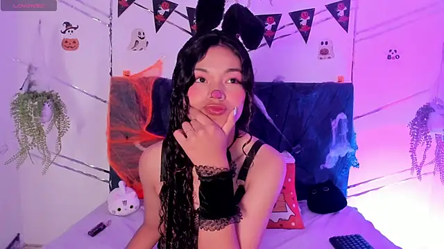 Camilla Miller01 online show from 10-31-25, 02:51