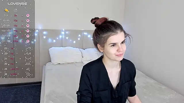 Snapshot of Infinity_Ti chatting on 12-23-25, 01:47 Infinity Ti online show from 12-23-25, 01:47