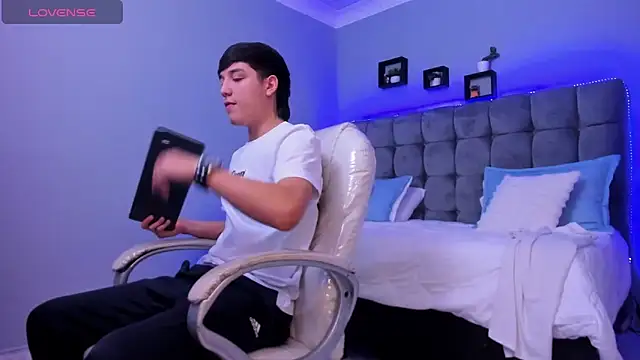 Ares di martin online show from 11-25-25, 05:40