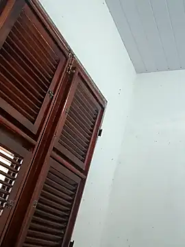 Snapshot of reguetones92 chatting on 09-24-25, 06:11 reguetones92 online show from 09-24-25, 06:11