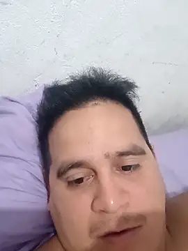 Snapshot of reguetones92 chatting on 11-23-25, 12:49 reguetones92 online show from 11-23-25, 12:49