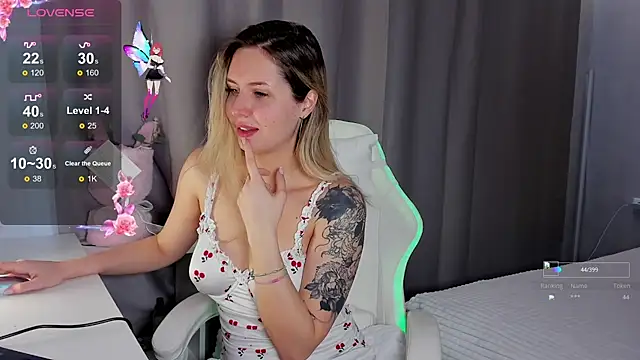 coldcherryeclipse  online show from 10-31-25, 06:58