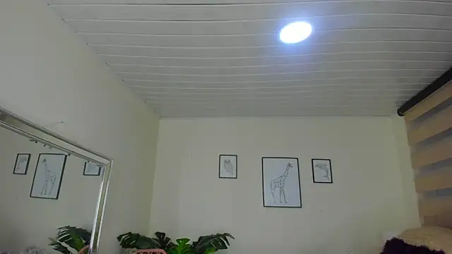 LusyKitty online show from 09-22-25, 03:14