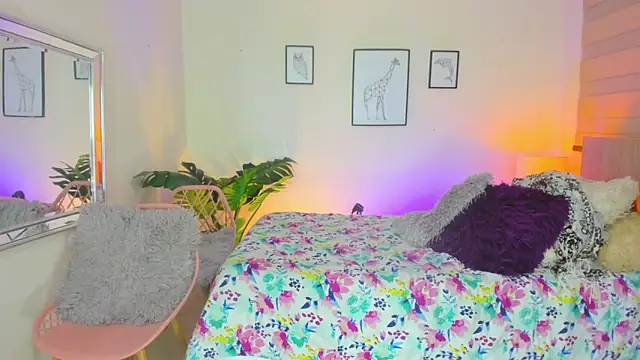 LusyKitty online show from 10-10-25, 03:22