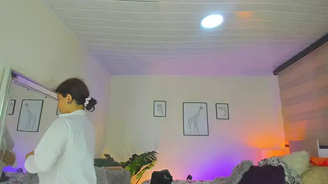 LusyKitty online show from 10-14-25, 02:51