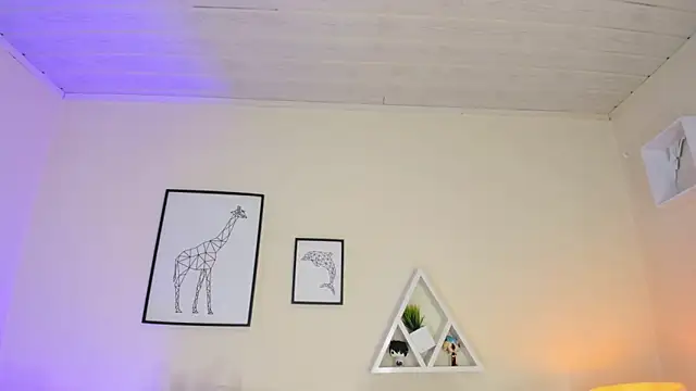 LusyKitty online show from 11-04-25, 03:44