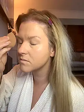 Charleigh xx online show from 11-11-25, 11:54