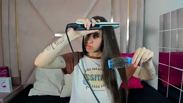 Snapshot of venusmorgan chatting on 10-03-25, 03:20 venusmorgan online show from 10-03-25, 03:20