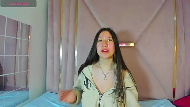 Snapshot of venusmorgan chatting on 12-14-25, 03:50 venusmorgan online show from 12-14-25, 03:50