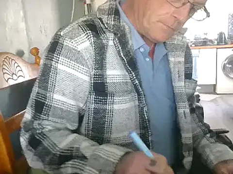 Snapshot of hefin18 chatting on 02-04-25, 02:43 hefin18 online show from 02-04-25, 02:43