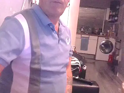 Snapshot of hefin18 chatting on 02-05-25, 08:46 hefin18 online show from 02-05-25, 08:46