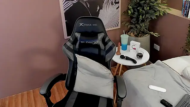 Skyyle  online show from 02-18-26, 12:56