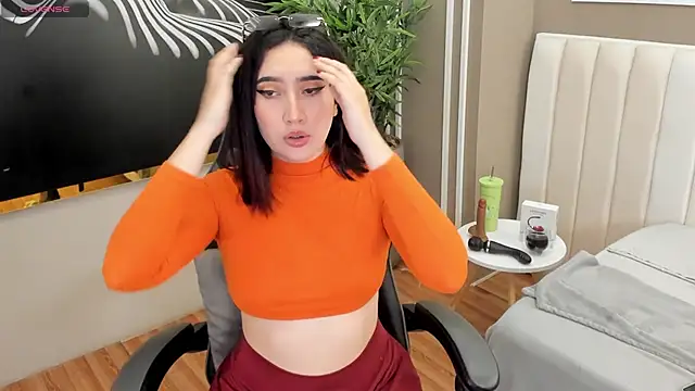 Skyyle  online show from 03-28-26, 01:11