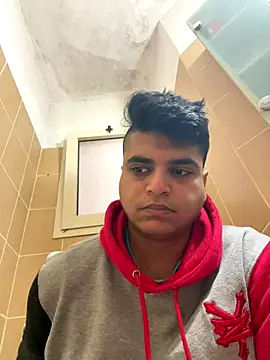 Snapshot of Noam7080z chatting on 01-07-26, 07:33 Noam7080z online show from 01-07-26, 07:33