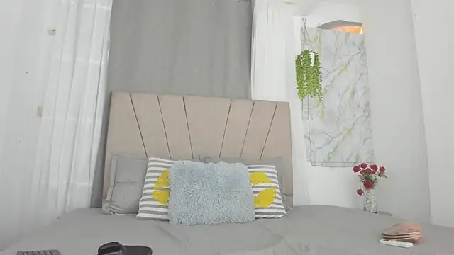 Lady miss    online show from 03-19-26, 01:15